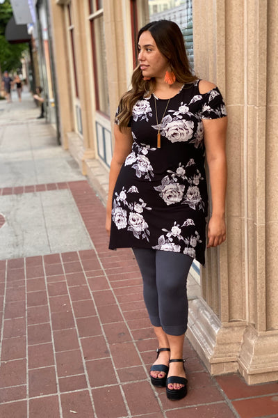 Dress Peek-A-Boo in Floral