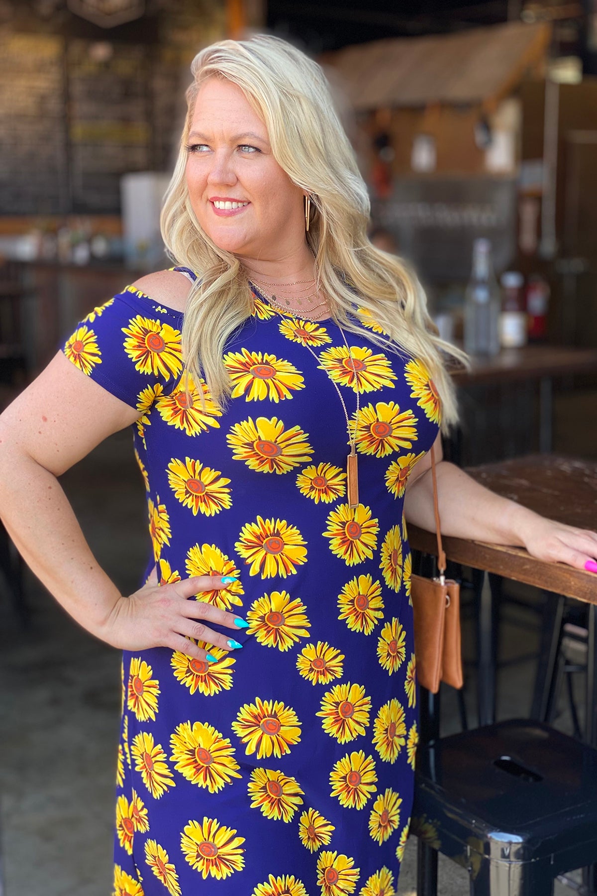 Dress Peek-A-Boo in Floral