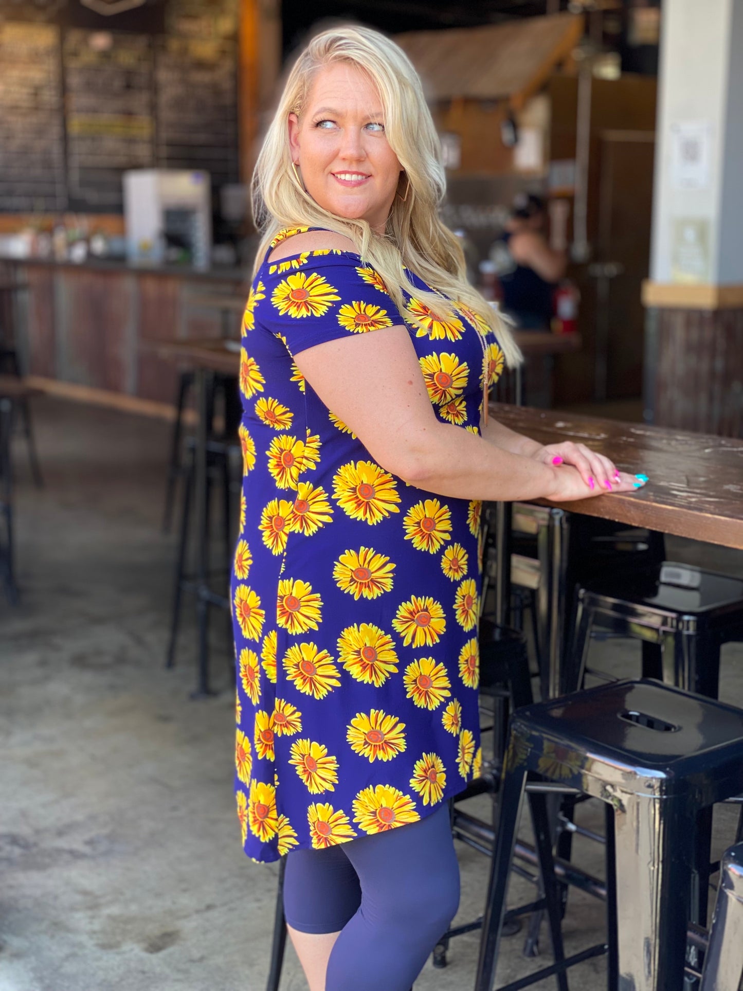 Dress Peek-A-Boo in Floral